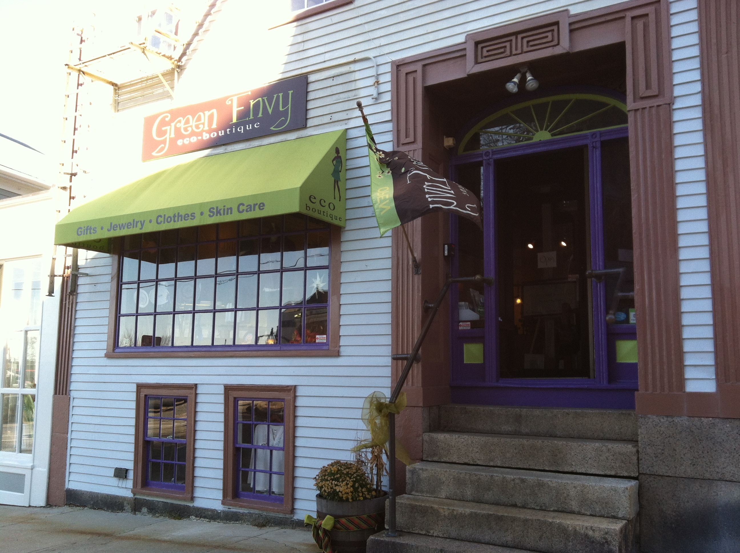 Shopping Downtown: Green Envy Eco Boutique, Sustainable Style a Short Walk from Starbucks