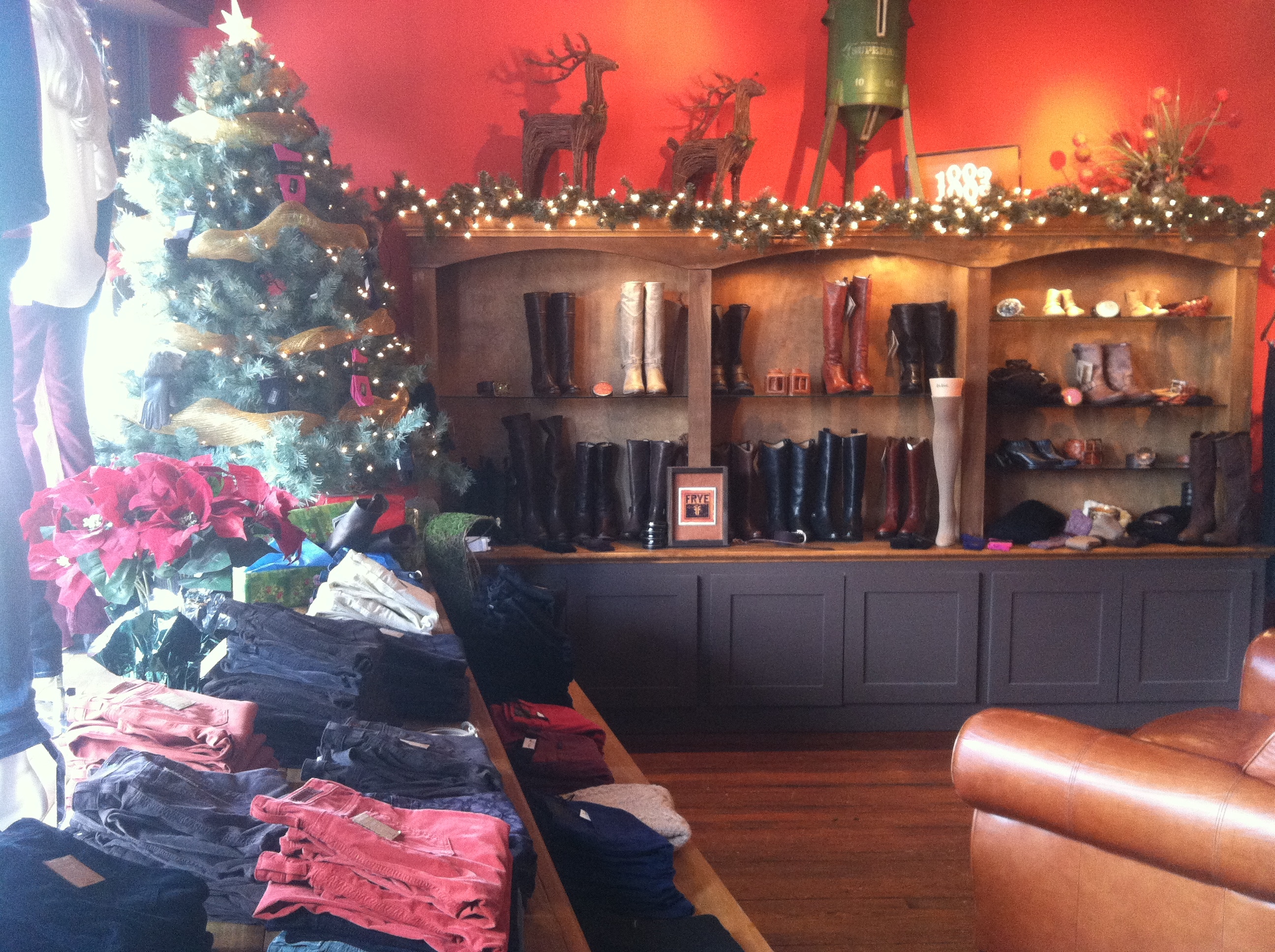 Newport’s Laura Jean Denim Shop Channels West Coast Chic for the Winter Season