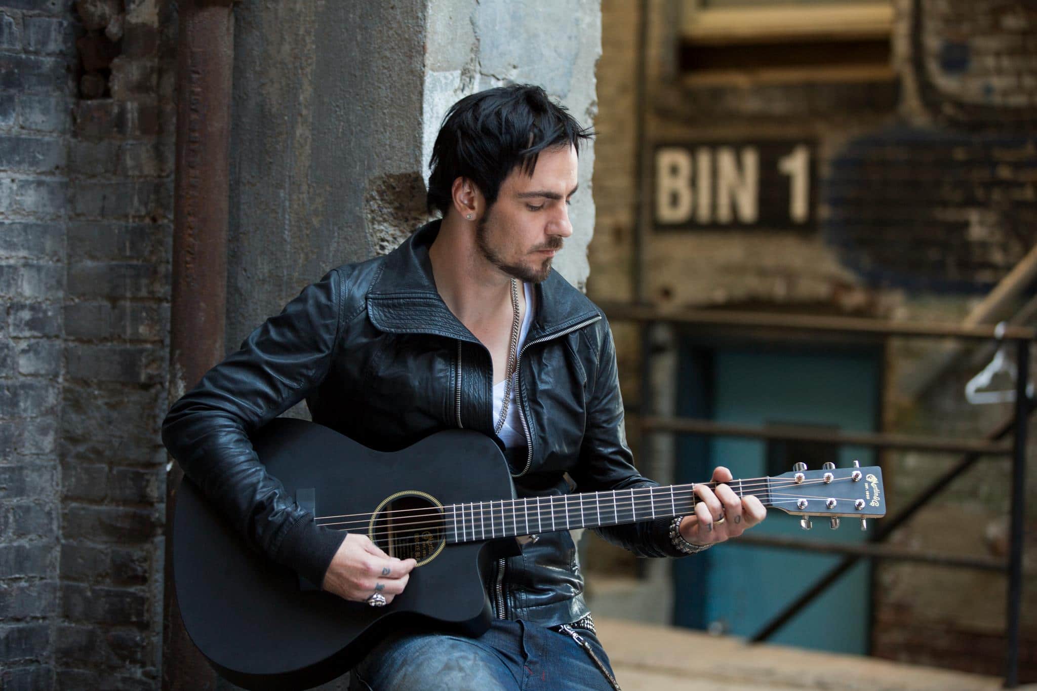 Lead Singer Adam Gontier Resigns From Three Days Grace