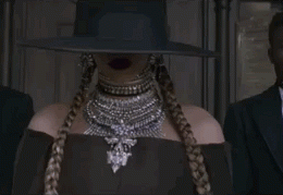 Op-Ed: Why it shouldn’t offend anyone that Beyoncé got hot sauce in her bag (swag)